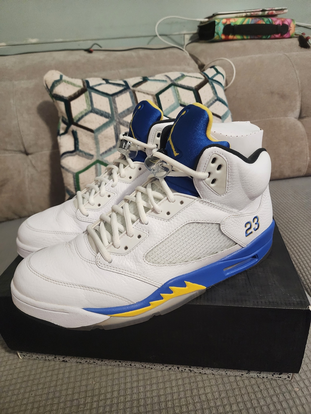 Jordan Men’s White/Blue/Yellow Air Retro 5 Athletic Shoes